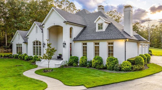 21 Somersett Drive, Roland, AR 72135