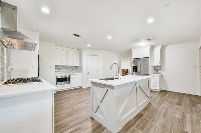 312 S 15th Street, La Porte, TX 77571