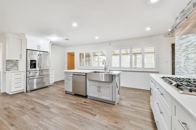 312 S 15th Street, La Porte, TX 77571