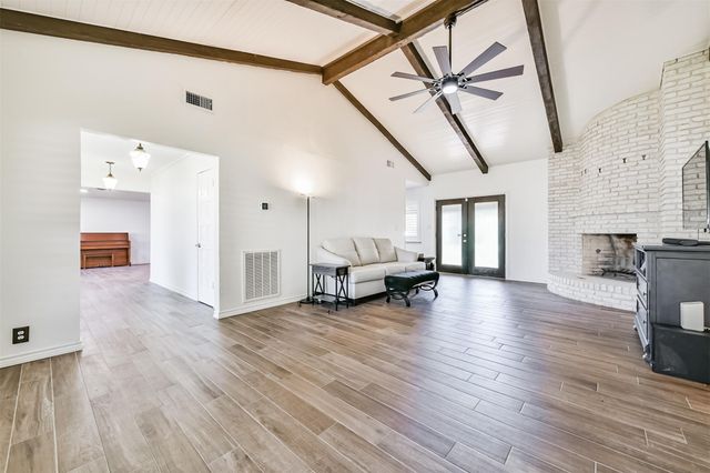 312 S 15th Street, La Porte, TX 77571