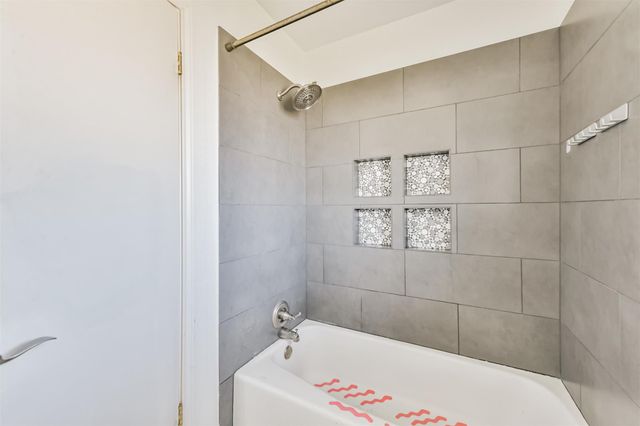 312 S 15th Street, La Porte, TX 77571