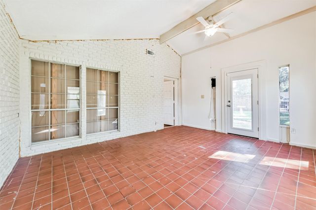 312 S 15th Street, La Porte, TX 77571