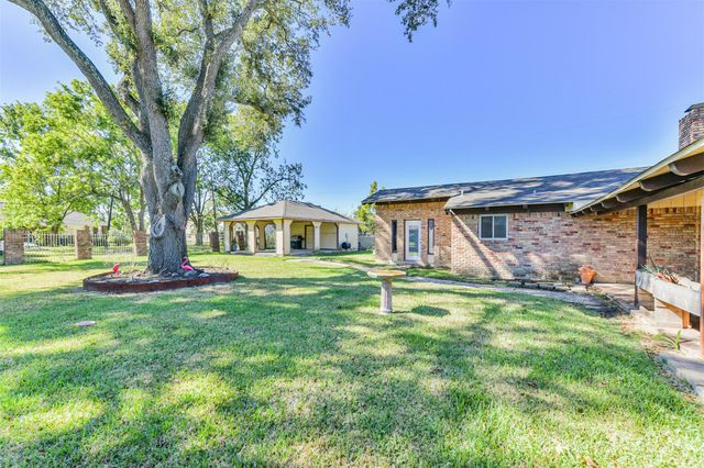 312 S 15th Street, La Porte, TX 77571
