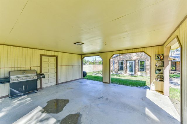 312 S 15th Street, La Porte, TX 77571