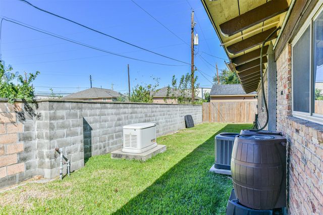 312 S 15th Street, La Porte, TX 77571