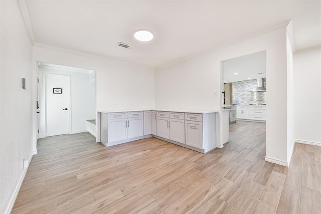 312 S 15th Street, La Porte, TX 77571