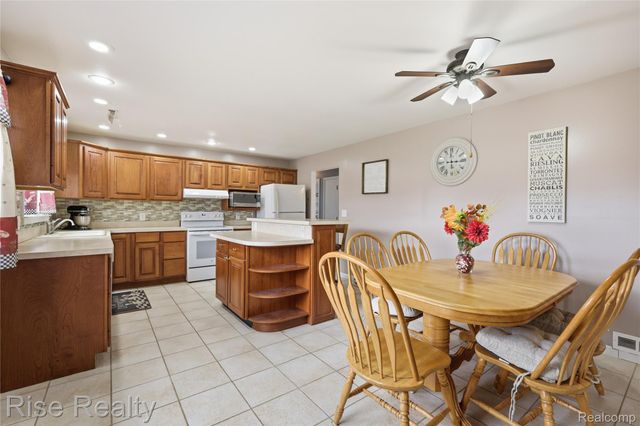 3436 Creekwood Drive, Bridgeport Charter Township, MI 48601