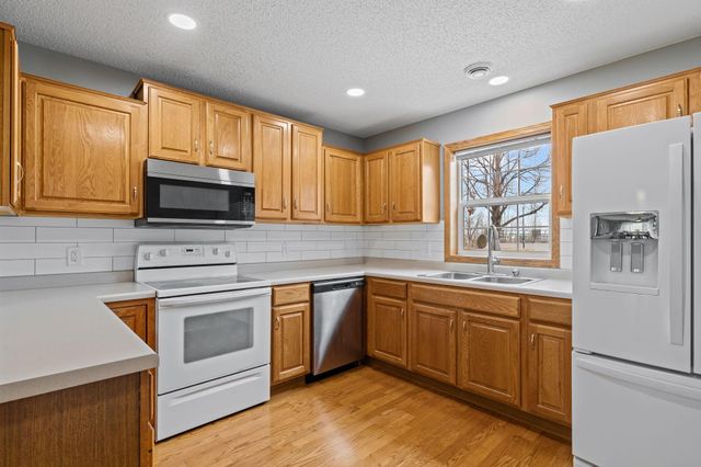 10431 64th Way NE, Albertville, MN 55301