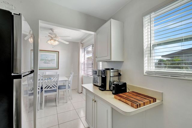 24 Chatham A, West Palm Beach, FL 33417