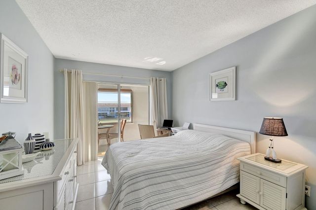 24 Chatham A, West Palm Beach, FL 33417