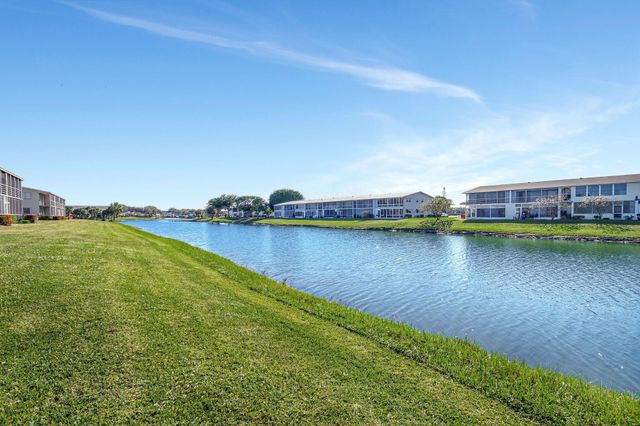 24 Chatham A, West Palm Beach, FL 33417