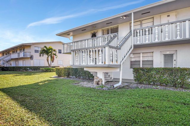 24 Chatham A, West Palm Beach, FL 33417