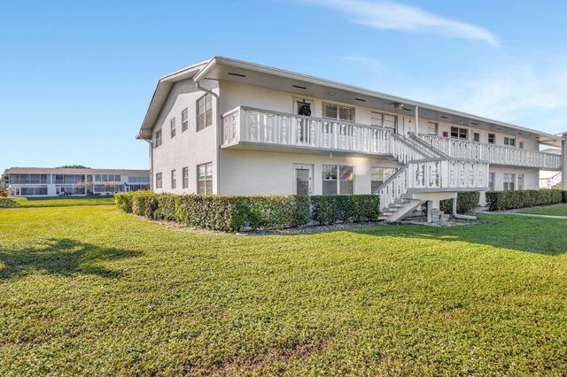 24 Chatham A, West Palm Beach, FL 33417