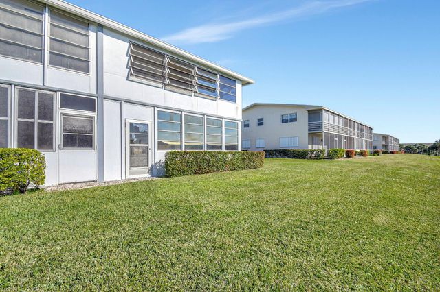 24 Chatham A, West Palm Beach, FL 33417
