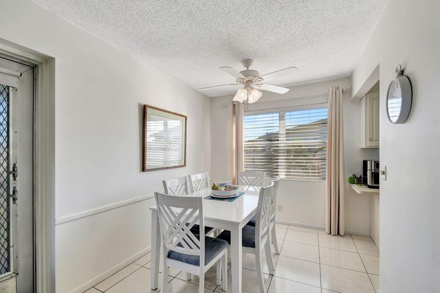 24 Chatham A, West Palm Beach, FL 33417