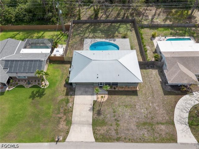 8848 Fordham ST, Fort Myers, FL 33907