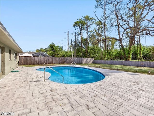 8848 Fordham ST, Fort Myers, FL 33907