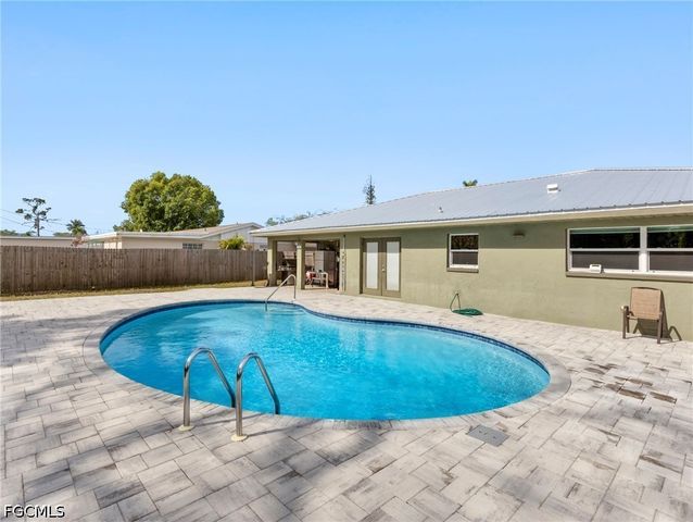 8848 Fordham ST, Fort Myers, FL 33907