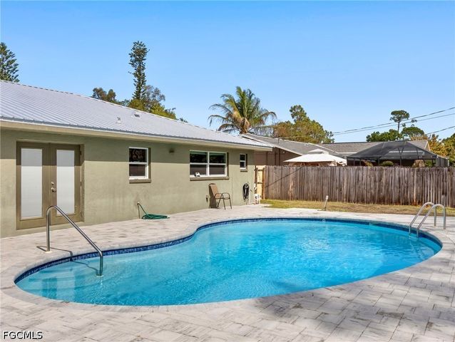 8848 Fordham ST, Fort Myers, FL 33907