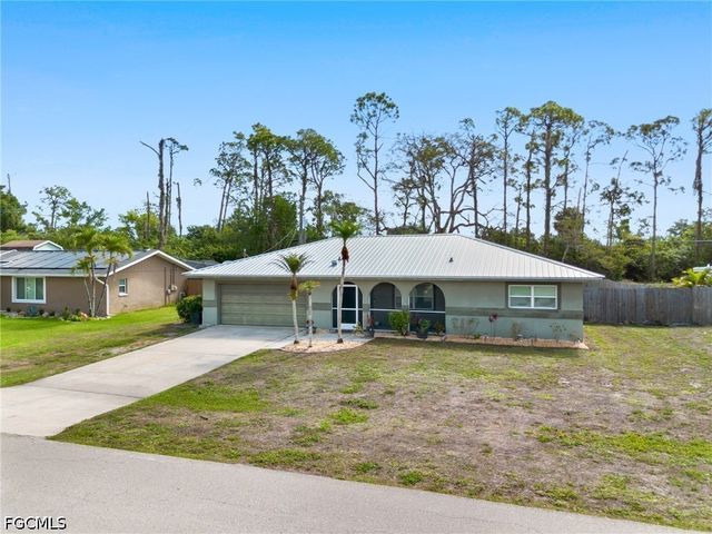 8848 Fordham ST, Fort Myers, FL 33907