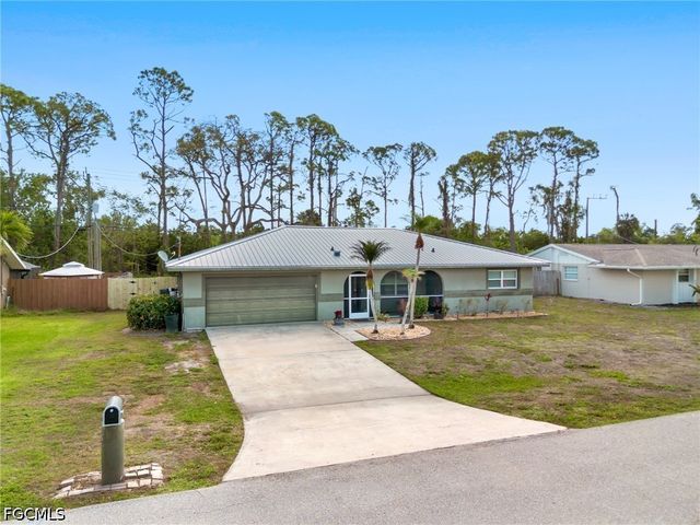 8848 Fordham ST, Fort Myers, FL 33907