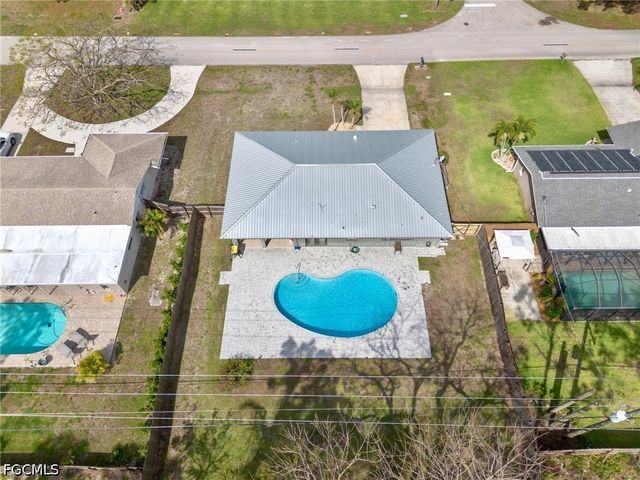 8848 Fordham ST, Fort Myers, FL 33907