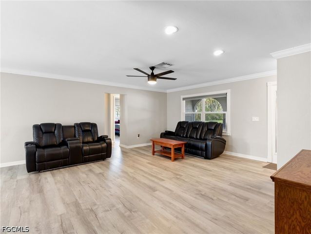 8848 Fordham ST, Fort Myers, FL 33907