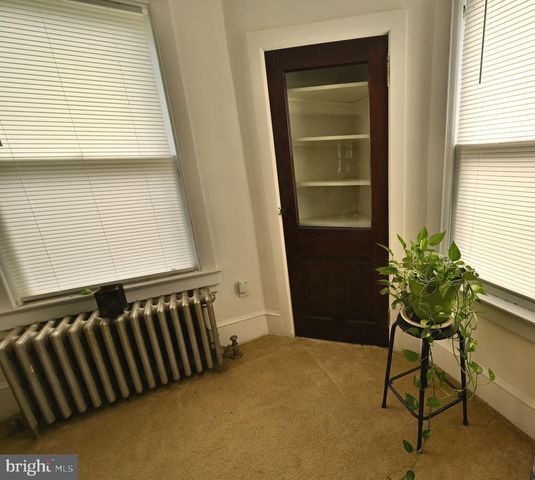 438 W 3RD ST, Florence, NJ 08518