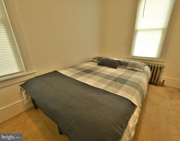 438 W 3RD ST, Florence, NJ 08518