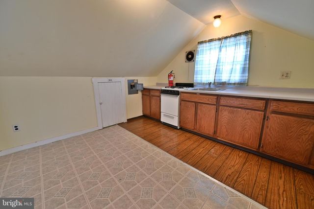 438 W 3RD ST, Florence, NJ 08518