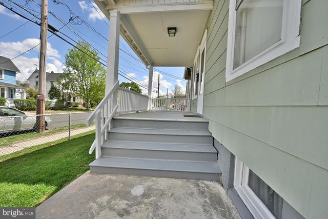 438 W 3RD ST, Florence, NJ 08518