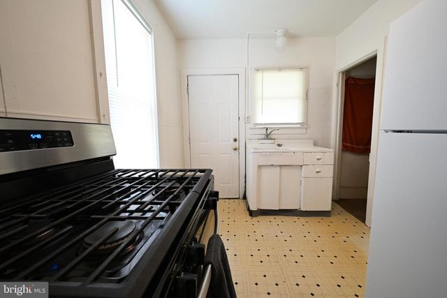 438 W 3RD ST, Florence, NJ 08518