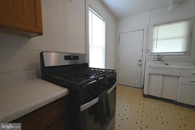 438 W 3RD ST, Florence, NJ 08518