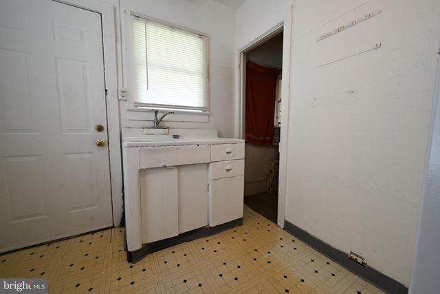 438 W 3RD ST, Florence, NJ 08518