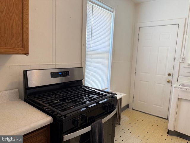 438 W 3RD ST, Florence, NJ 08518