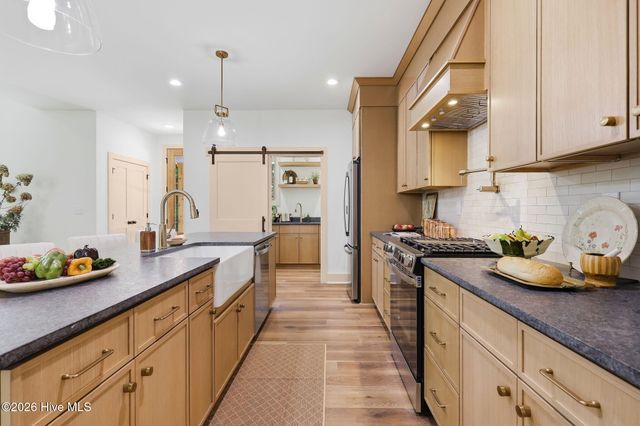 1320 S Mcneill Street, Carthage, NC 28327