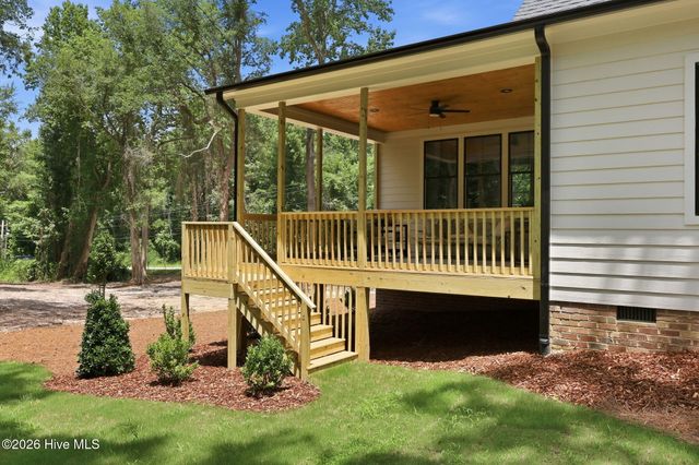 1320 S Mcneill Street, Carthage, NC 28327