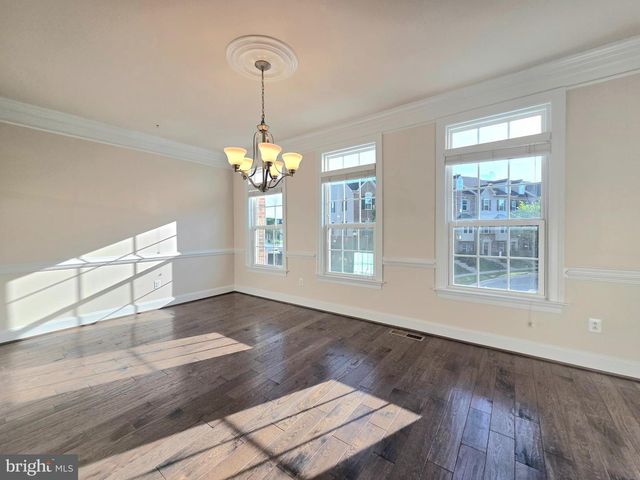 5415 STREAM BANK LN, Greenbelt, MD 20770