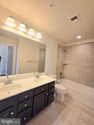 5415 STREAM BANK LN, Greenbelt, MD 20770