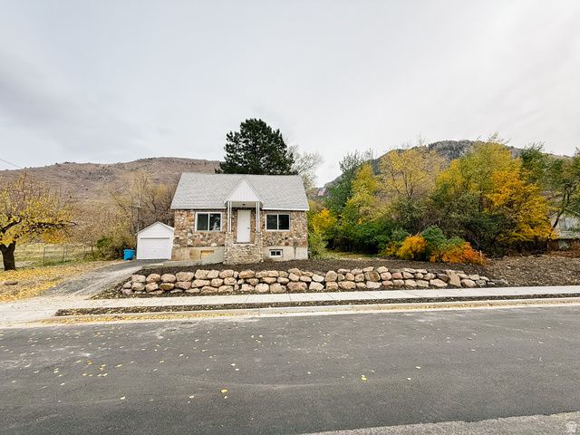 2540 N MOUNTAIN RD, North Ogden, UT 84414