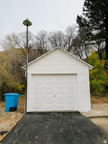 2540 N MOUNTAIN RD, North Ogden, UT 84414