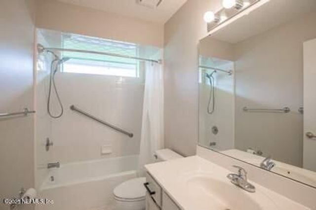 4967 LAUREL GREEN Way E, Jacksonville, FL 32225