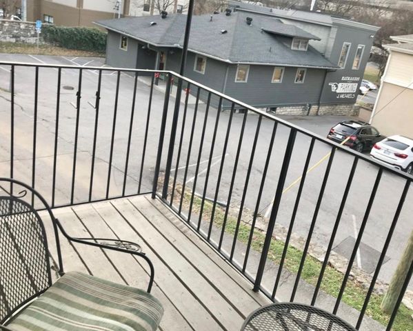 104 Saint Charles Pl, Nashville, TN 37212