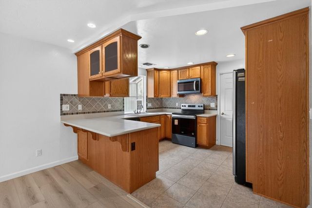6013 Ellerslee Dr, Carmichael, CA 95608