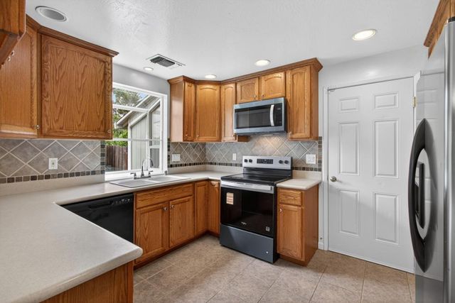 6013 Ellerslee Dr, Carmichael, CA 95608