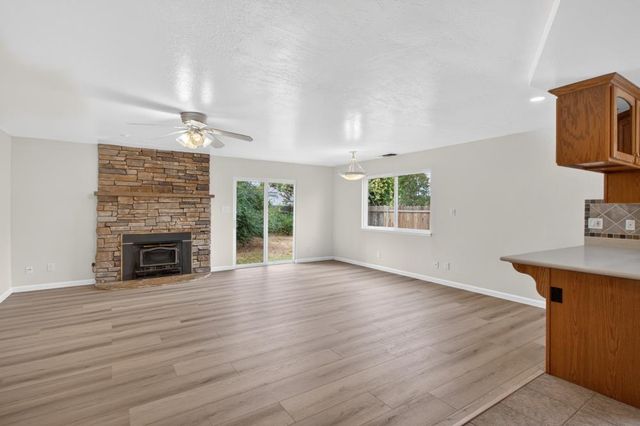 6013 Ellerslee Dr, Carmichael, CA 95608