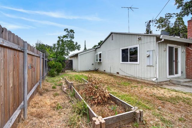 6013 Ellerslee Dr, Carmichael, CA 95608