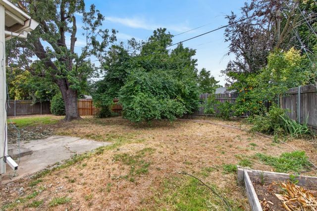 6013 Ellerslee Dr, Carmichael, CA 95608