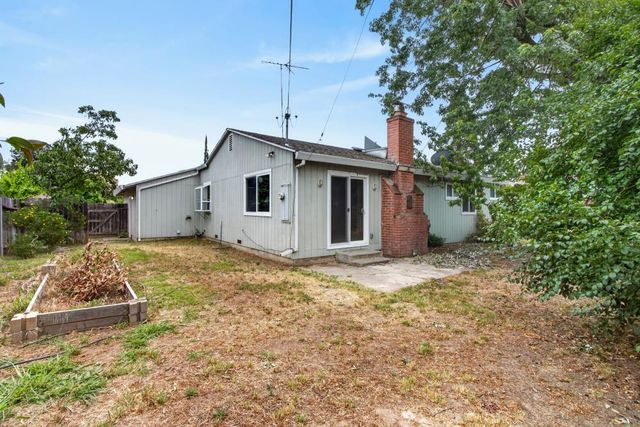 6013 Ellerslee Dr, Carmichael, CA 95608