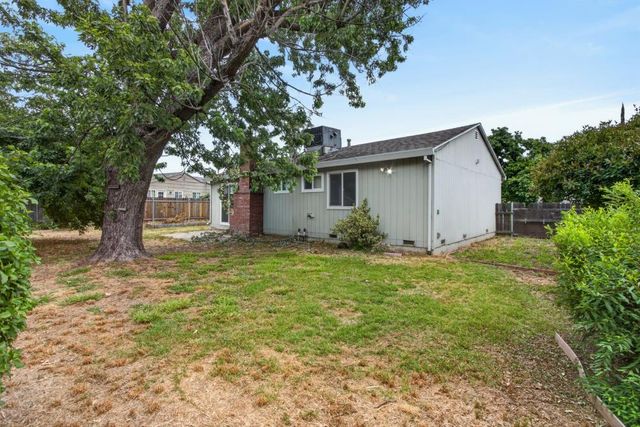6013 Ellerslee Dr, Carmichael, CA 95608